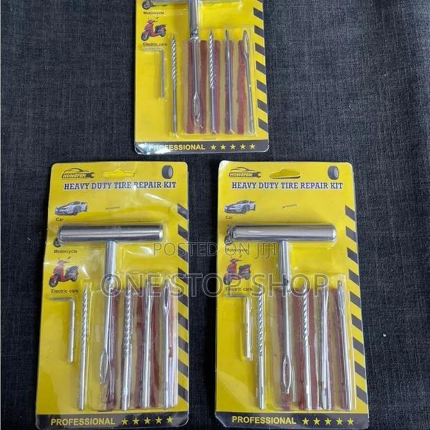 Metallic Handle Tyre Plug Puncture Repair Kit