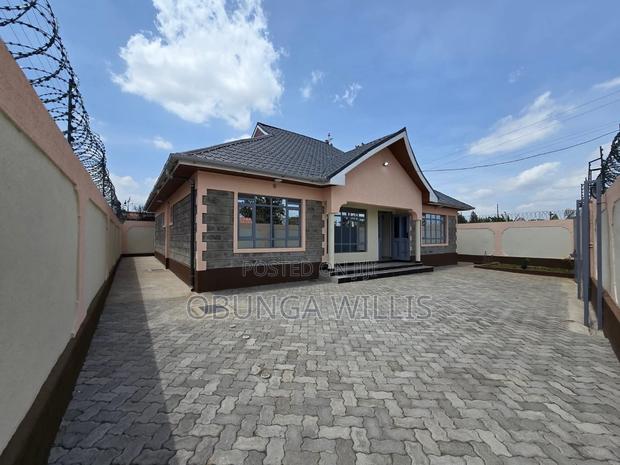 3bdrm Bungalow in Kimbo for sale