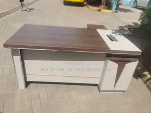 Office Desk; Executive Office Desk Of 1.8 Meters
