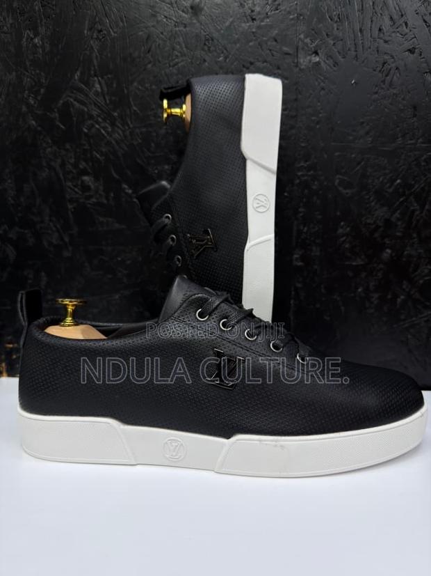 (Lv) Louis Vuitton Resort Sneakers Casuals