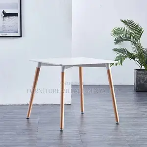 Dining Table; Modern Round Wooden Outdoor Dining Table