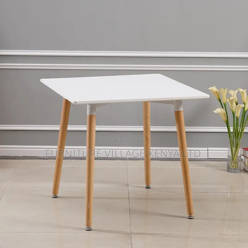 Dining Table; Modern Round Wooden Outdoor Dining Table