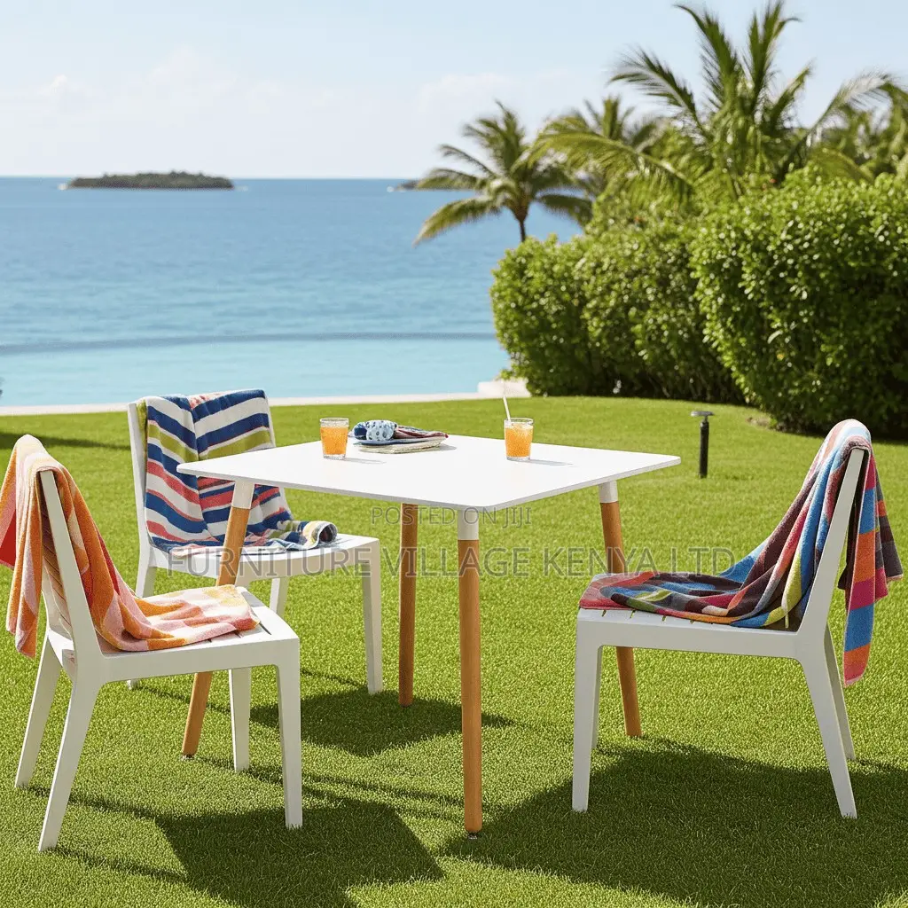 Dining Table; Modern Round Wooden Outdoor Dining Table