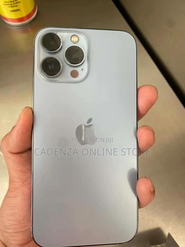 Apple iPhone 13 Pro Max 256 GB Blue - main view