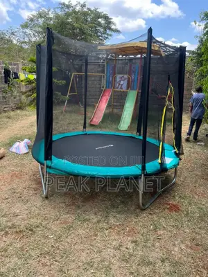 Outdoor Trampoline With Enclosure Net