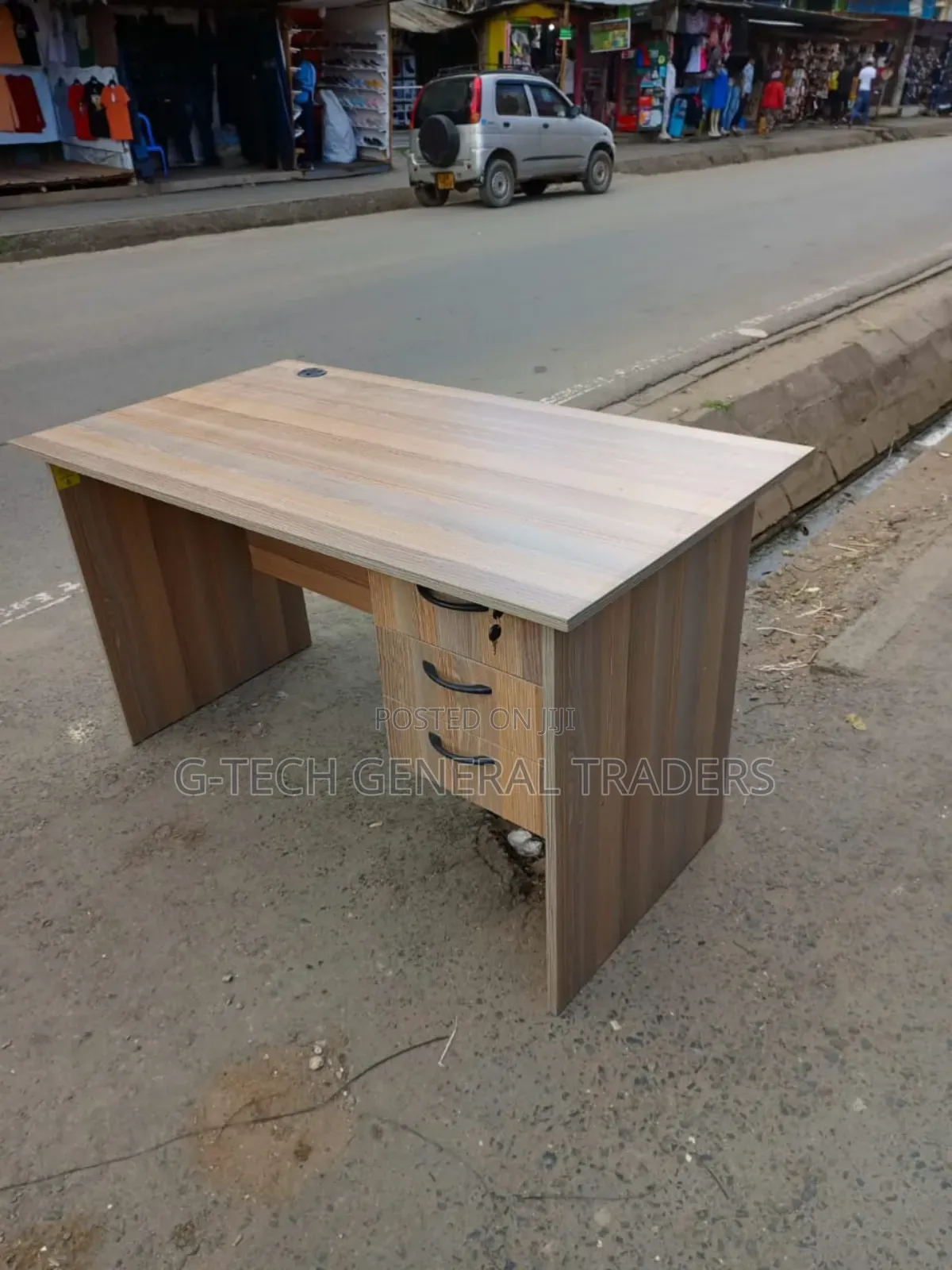 Heavy Duty 1.0m Multicolored Office Desk