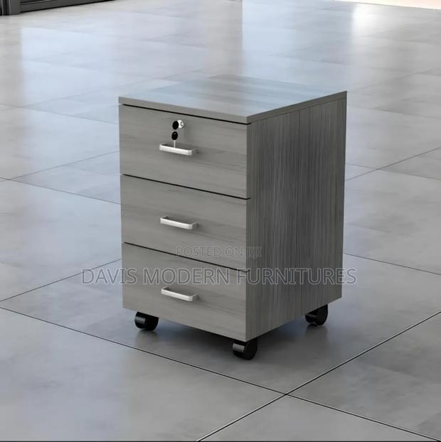 Modern 3-Drawer Mobile Office Pedestal Cabinet With Lock Wheels