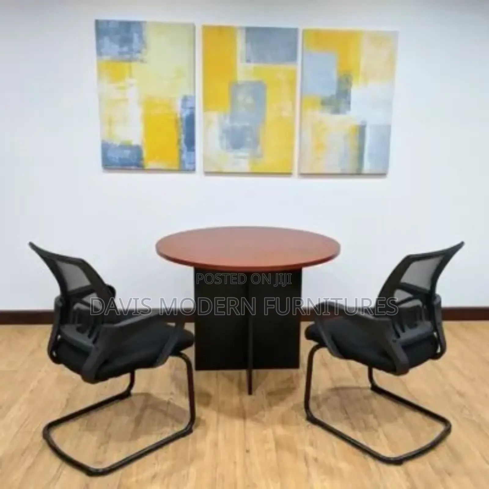 Round Meeting Table