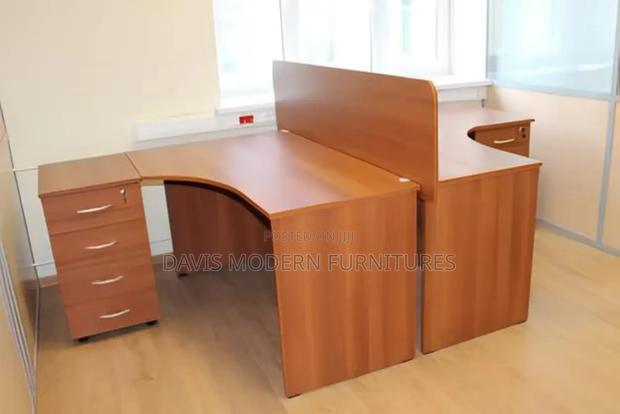2pax Curved Workstation - main view