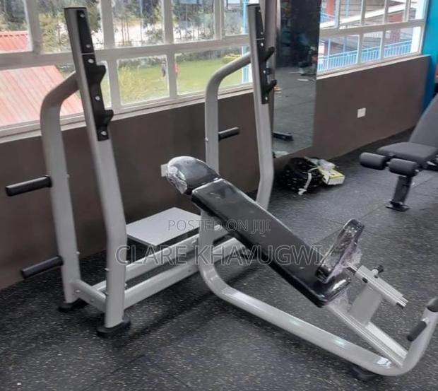 Incline Commercial Bench - main view