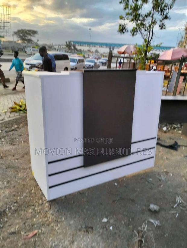 1.4m Receptionist New Desk - main view