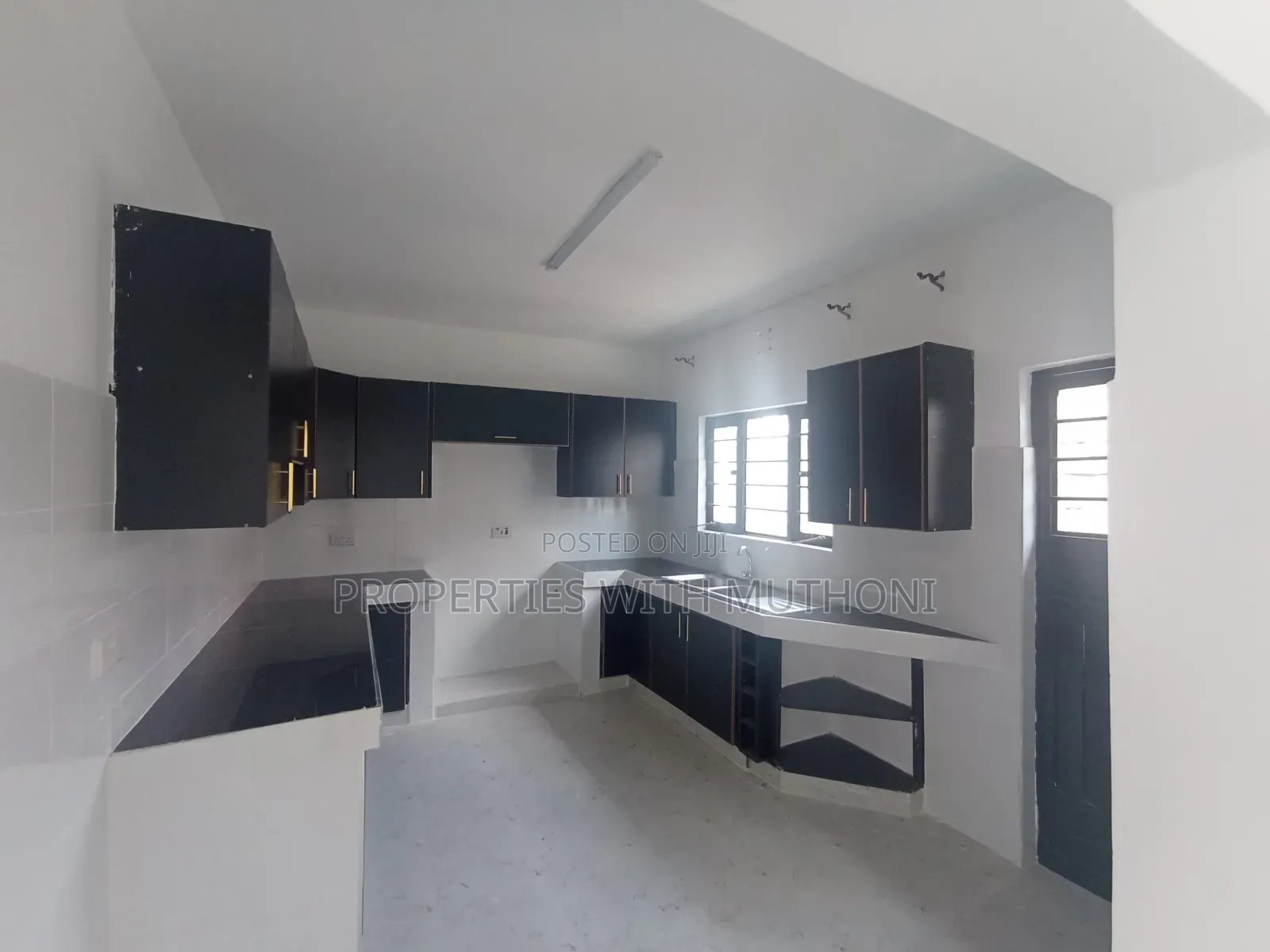 4bdrm Bungalow in Matasia for sale