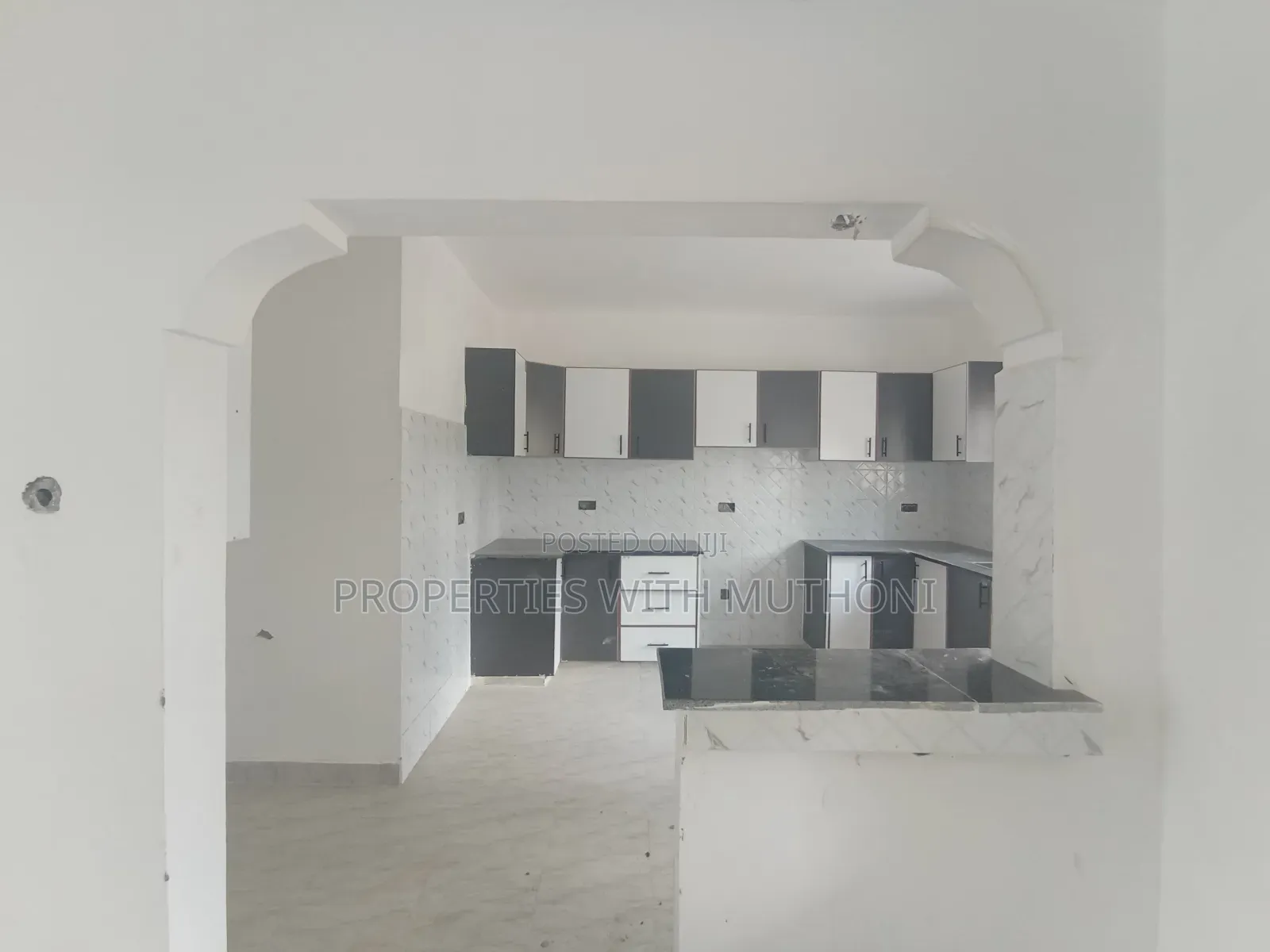4bdrm Bungalow in Matasia for sale