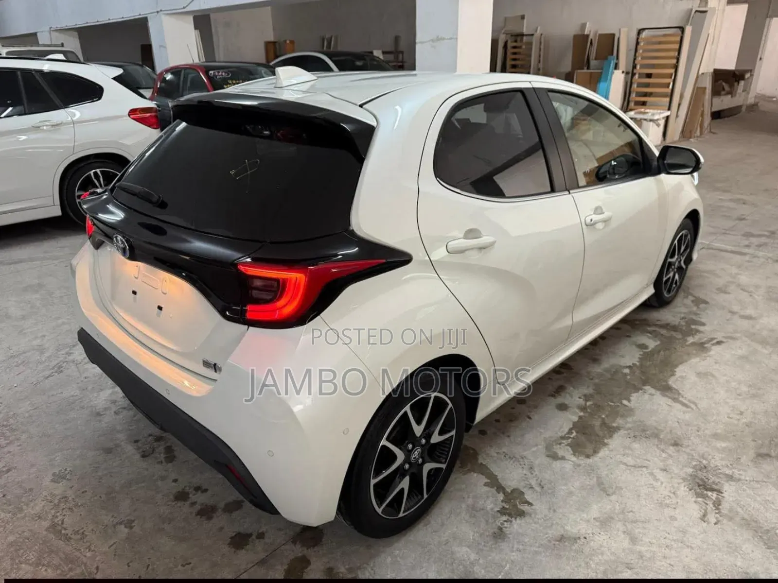Toyota Yaris 1.5 Sedan LE 2020 White