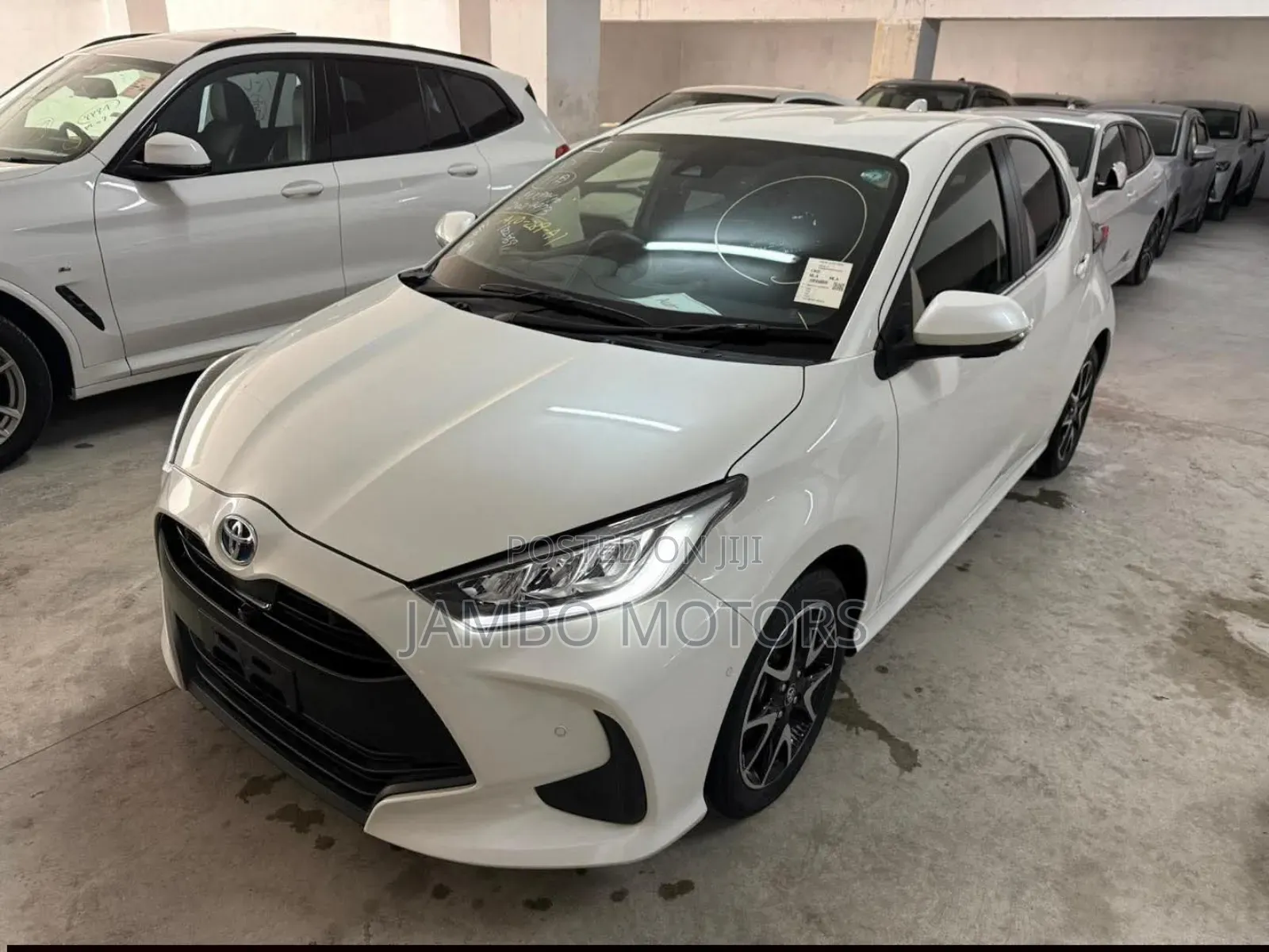 Toyota Yaris 1.5 Sedan LE 2020 White