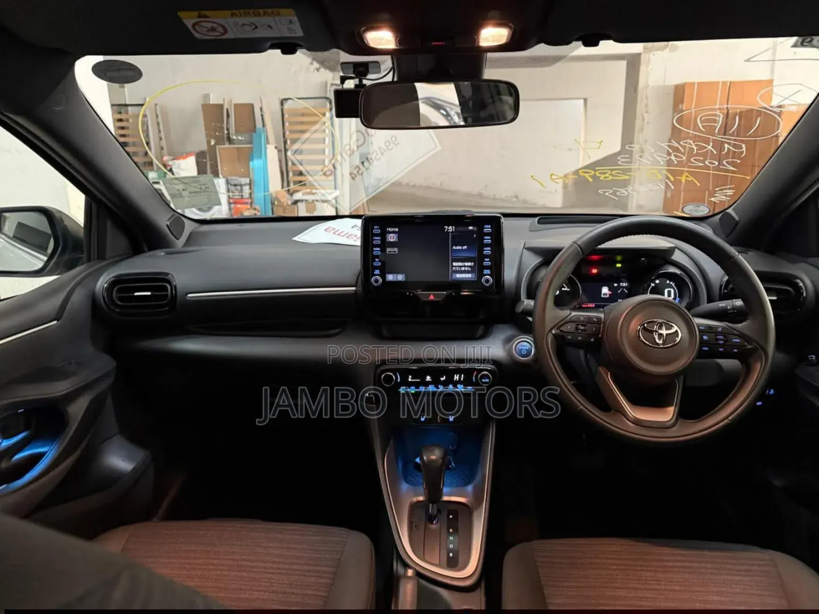 Toyota Yaris 1.5 Sedan LE 2020 White
