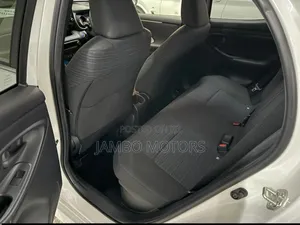 Toyota Yaris 1.5 Sedan LE 2020 White