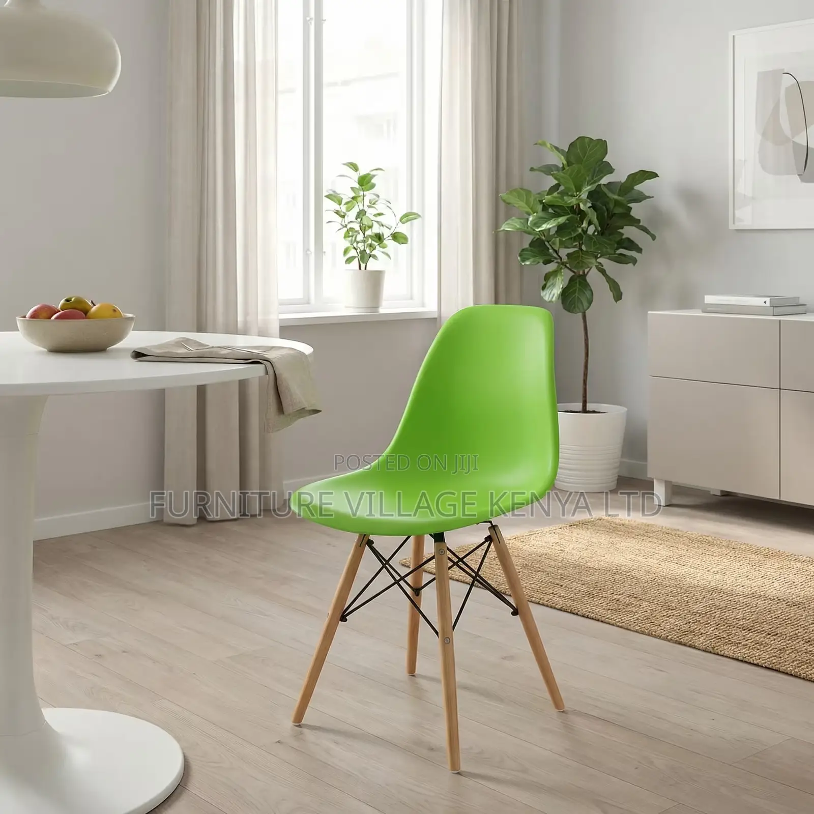 Dining Chair; Eames Plastic Dinning Seat