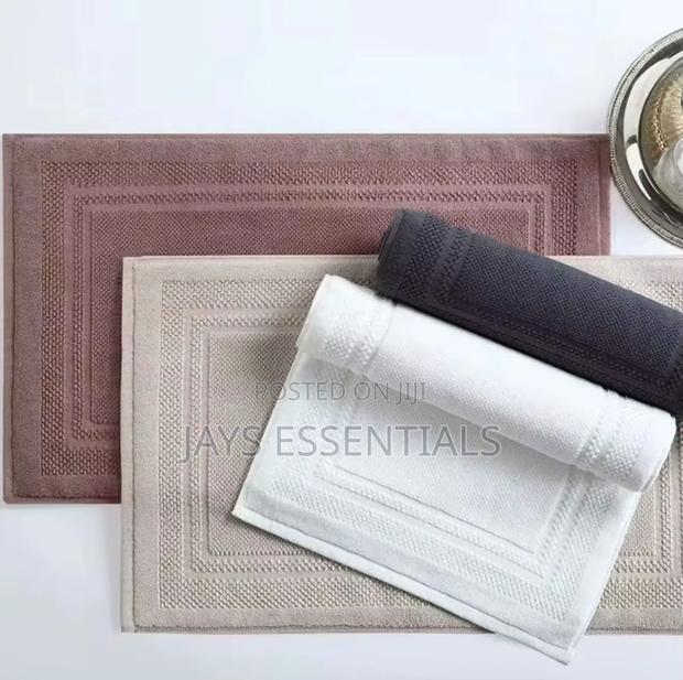 Large Absorbent Bathroom Mat - main view
