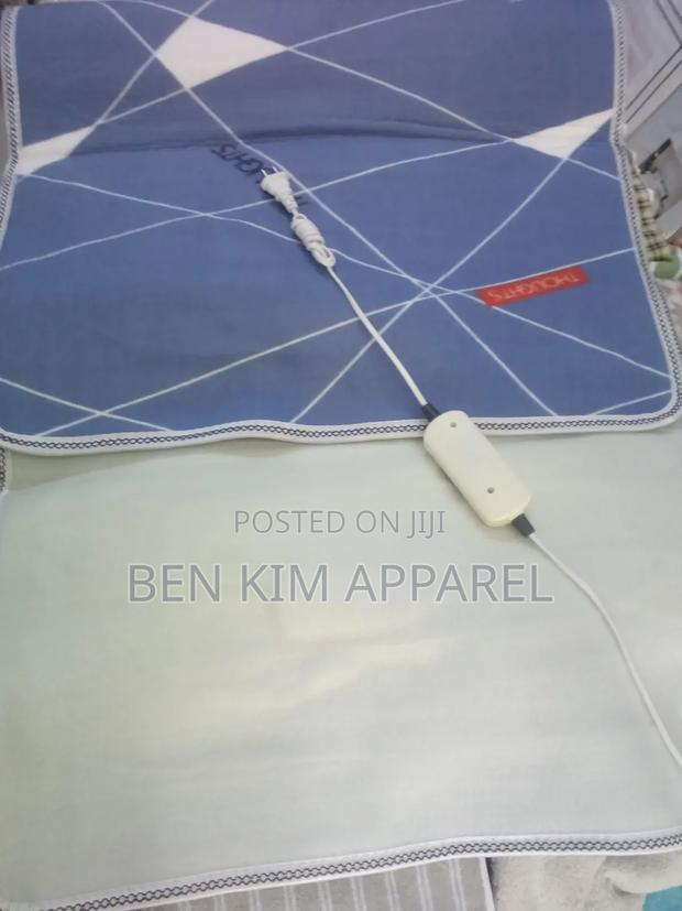 Electric Heated Blankets 70cms by 150cms Dark Blue With White Stripes - thumbnail 4