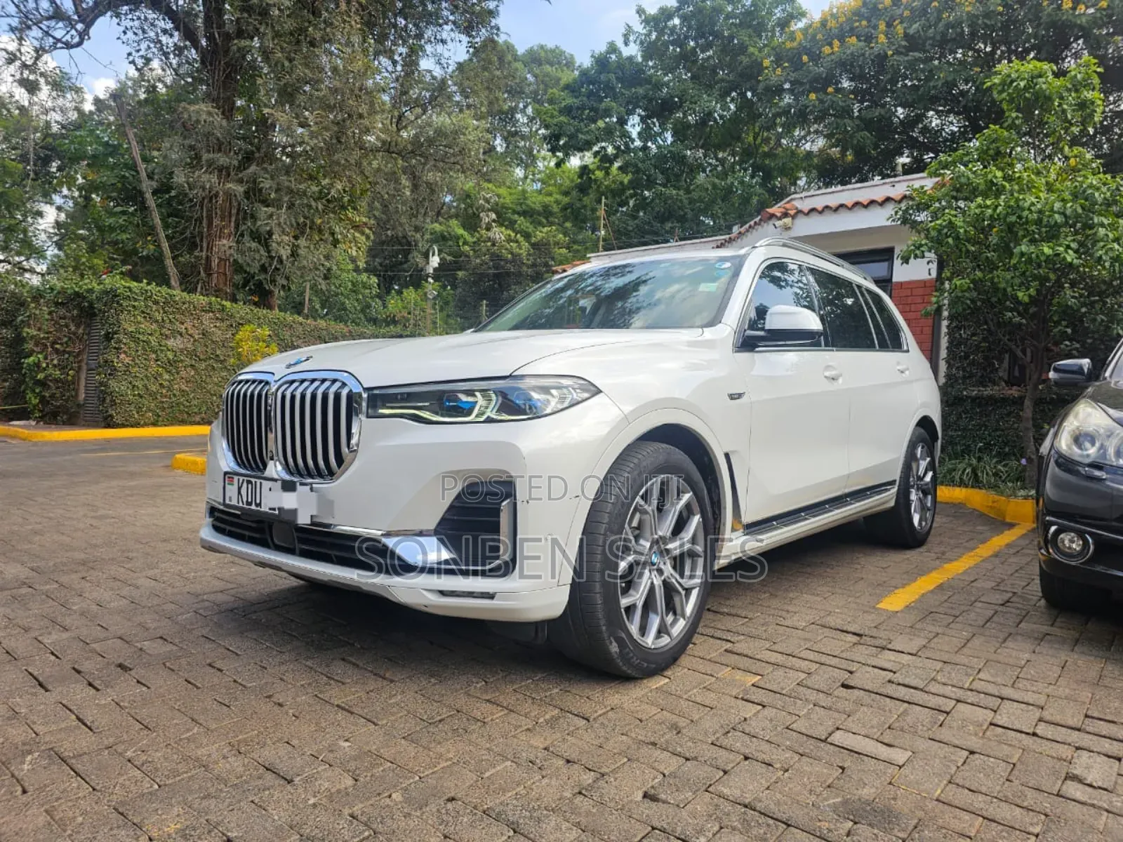 BMW 7 Series 2019 White