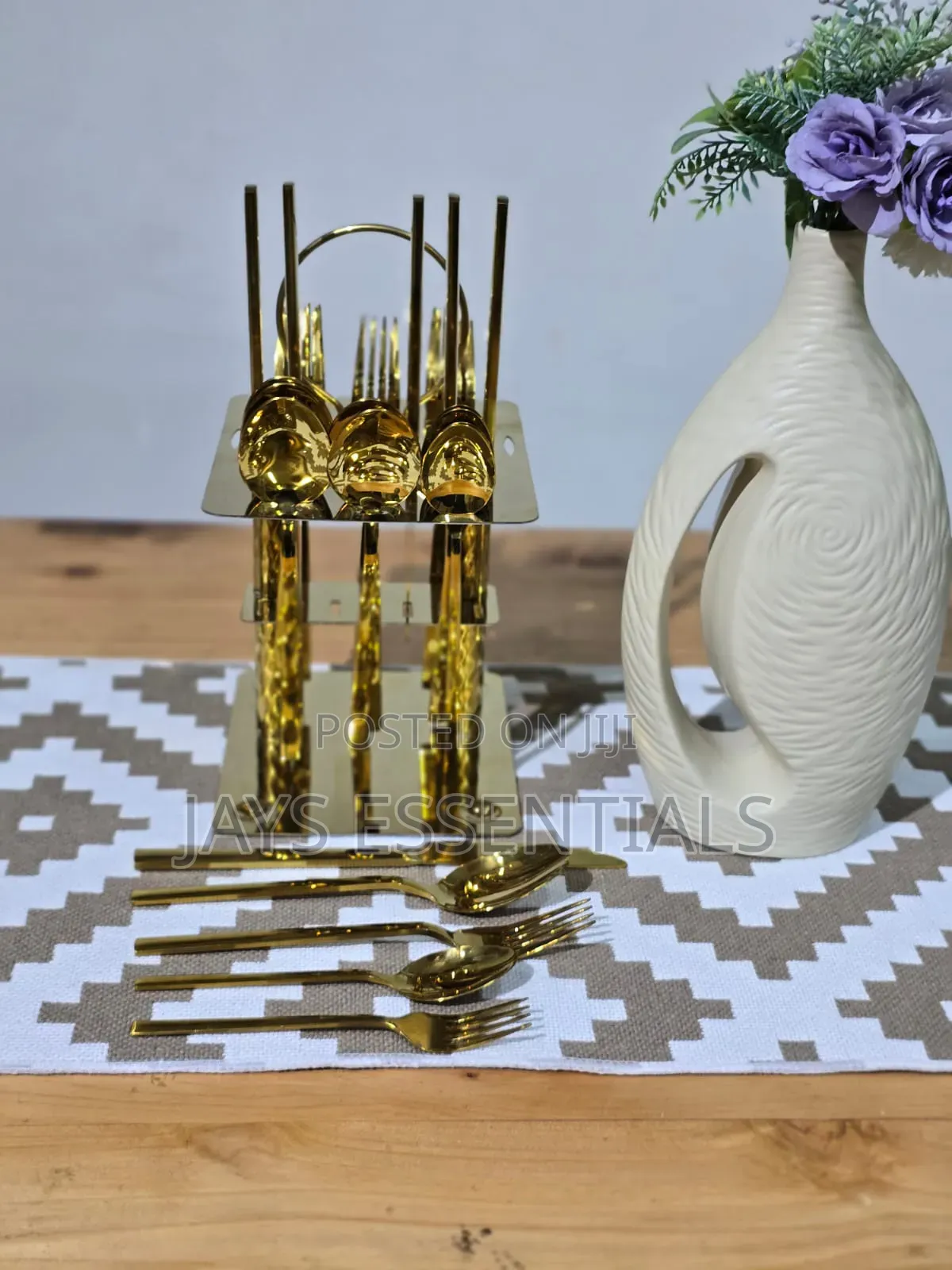 30pcs Premium Gold Cutlery Set With Stand