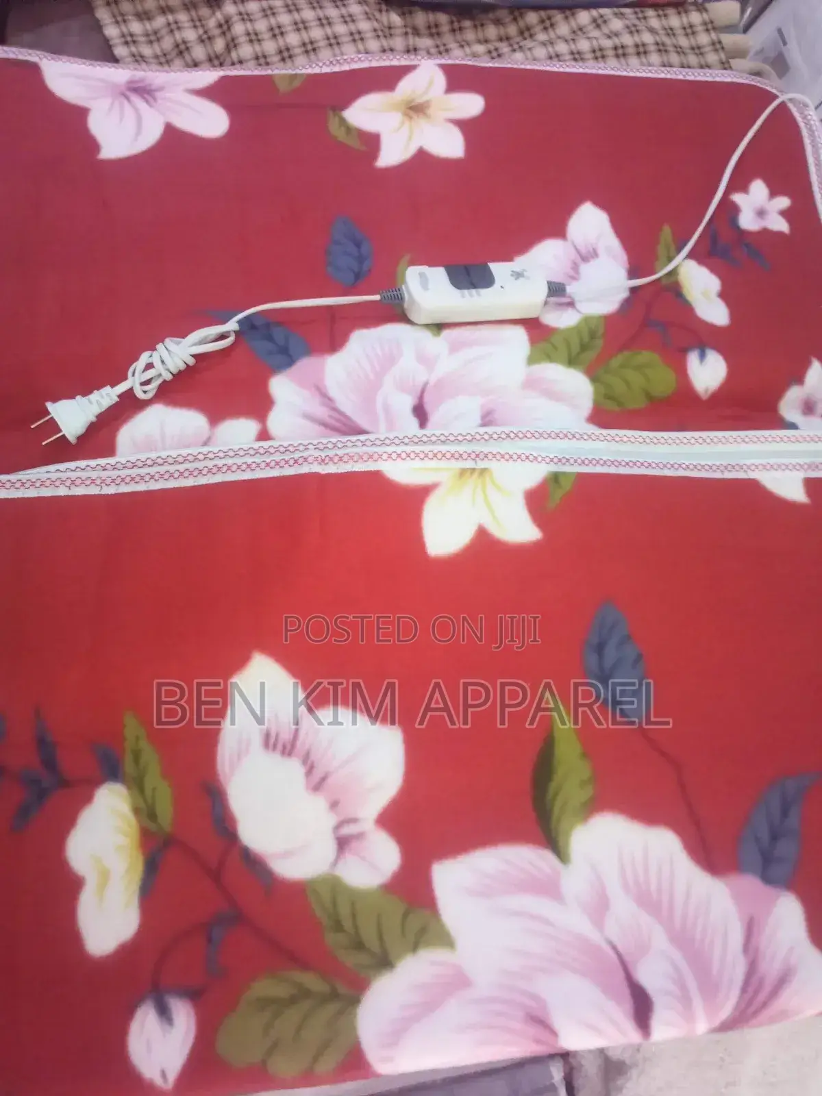 Red White Flowers Electric Heated Blanket 120cms by 150cms Flower's