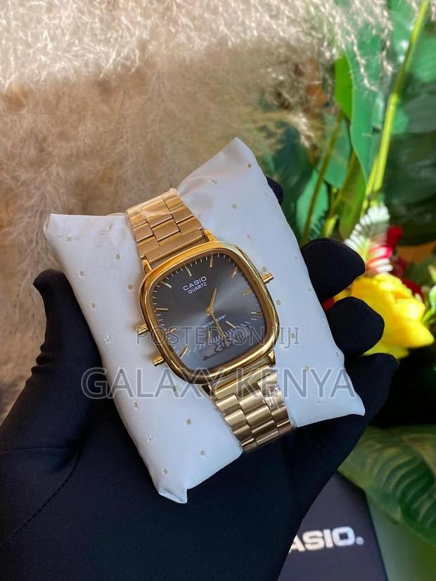 Casio Square Dual Time - thumbnail 4