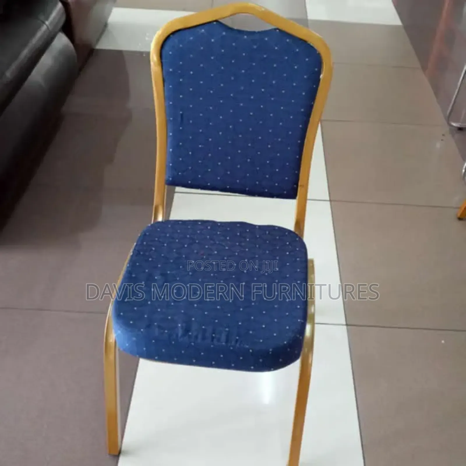 Benquet Chair