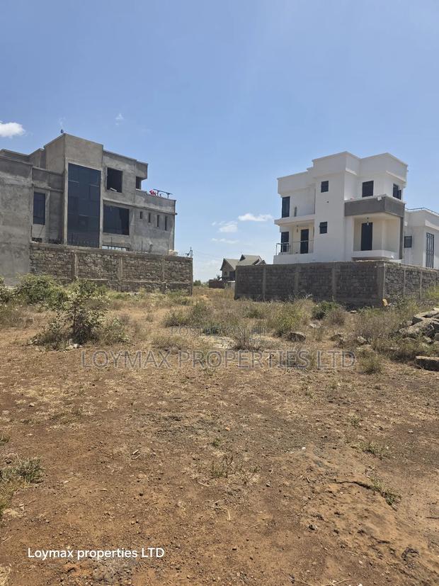 50/100 in Kenyatta Road Muigai Estate.