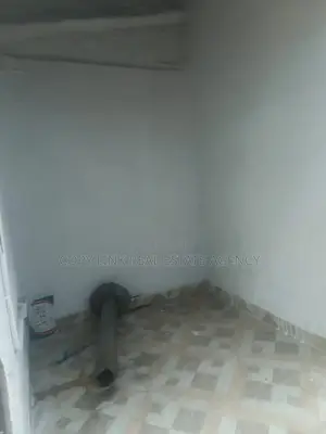 Shop Along Moi Avenue to Let KSHS 25,000 a Month