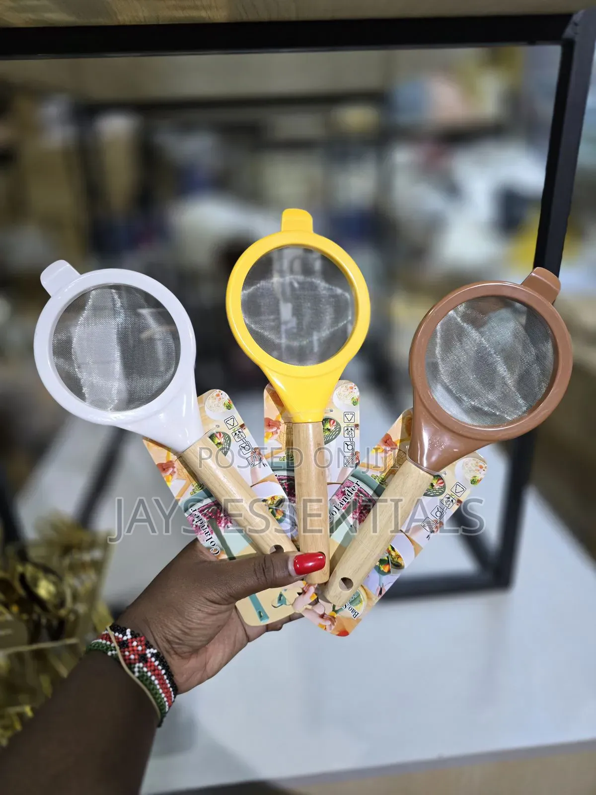 Big Wooden Handle Mesh Kitchen Sieve