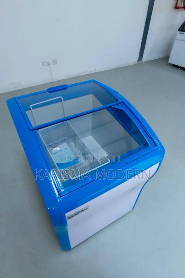 Oce Cream Display Machine - main view