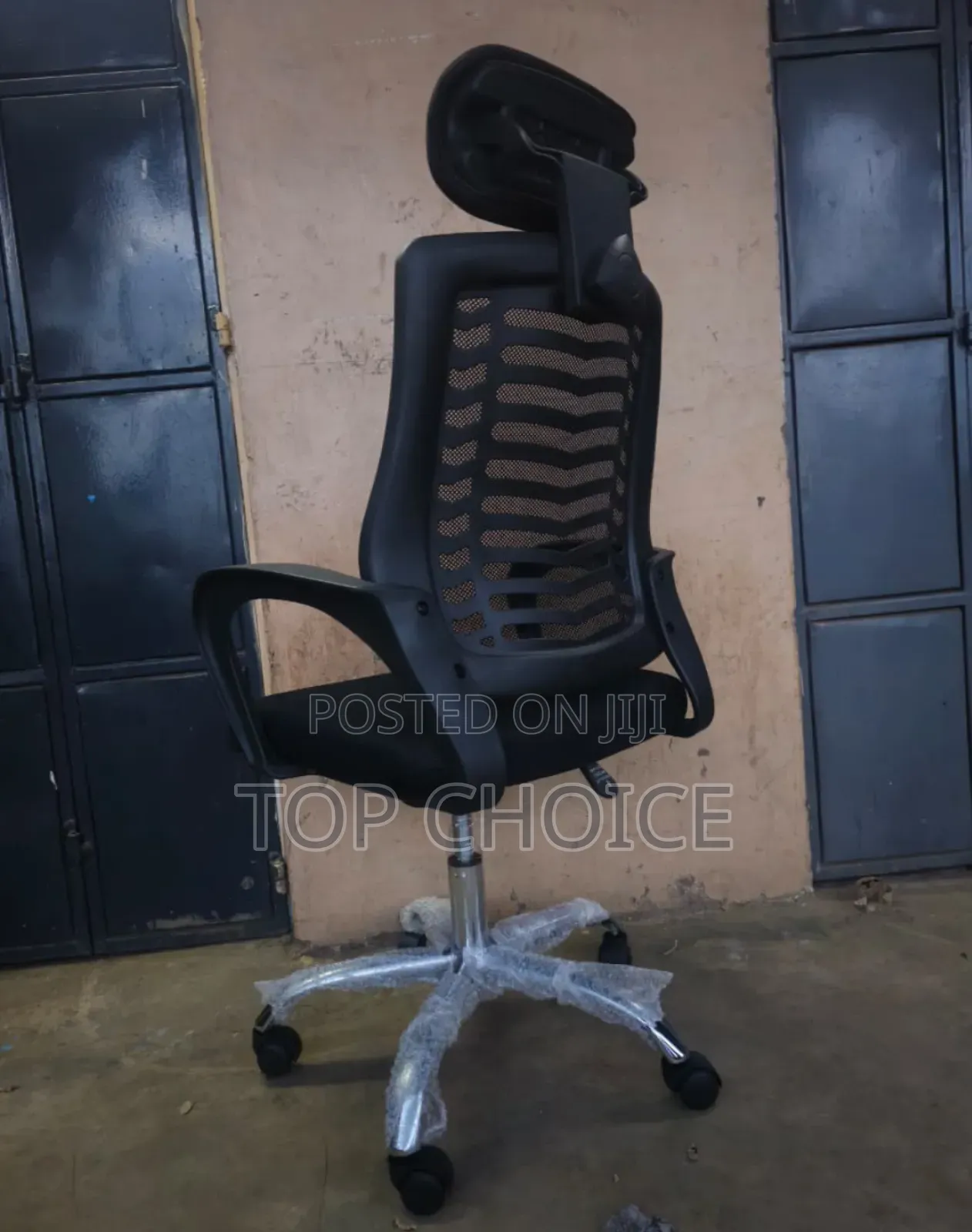 Office Chair, / With Headrest