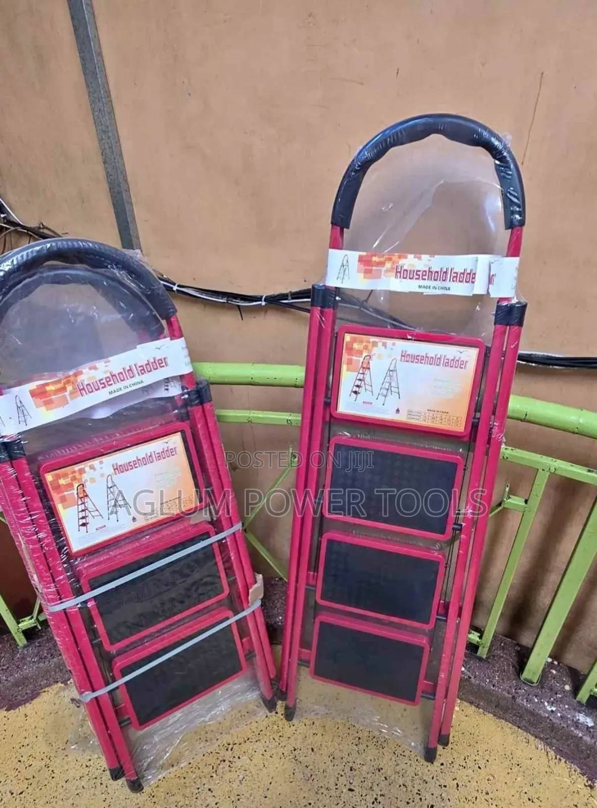 Red a Framed Ladder 4 Step Ladder