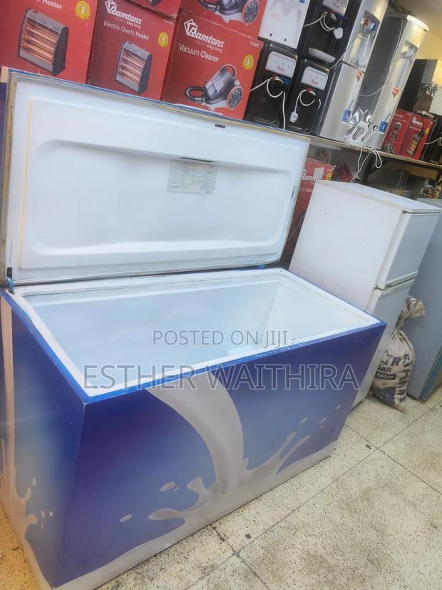Well Maintained Chest Freezer - thumbnail 2
