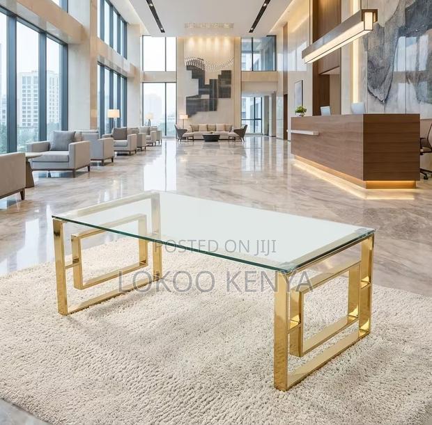 Coffee Table; Clear Glass Rectangular Modern Coffee Table
