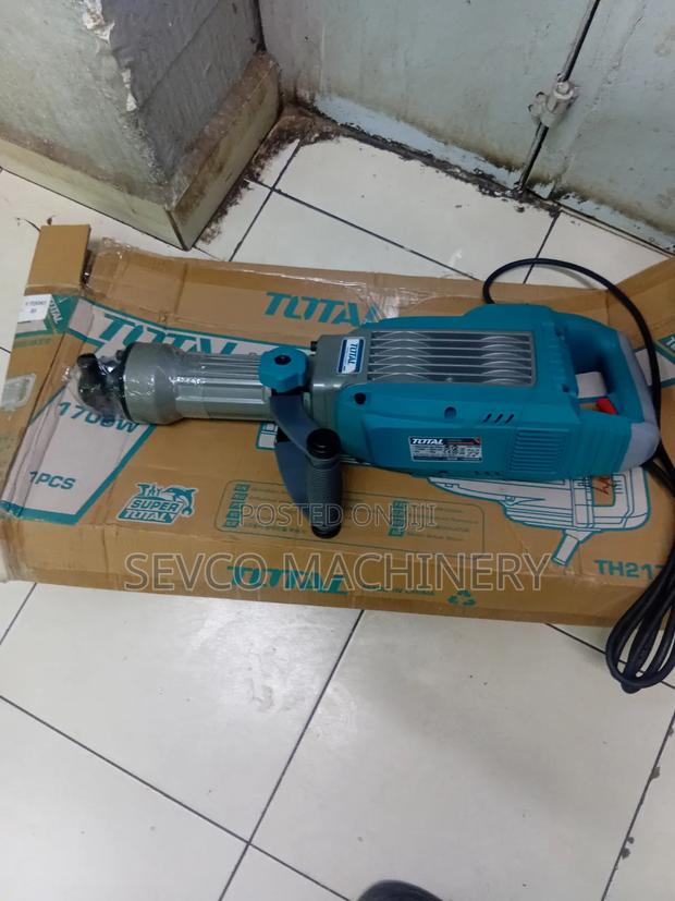 Heavy Duty Total 1700w Demolition Hammer