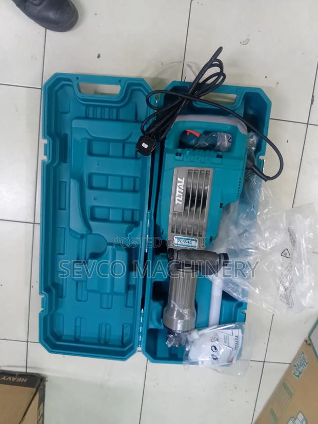 Heavy Duty Total 1700w Demolition Hammer - thumbnail 2