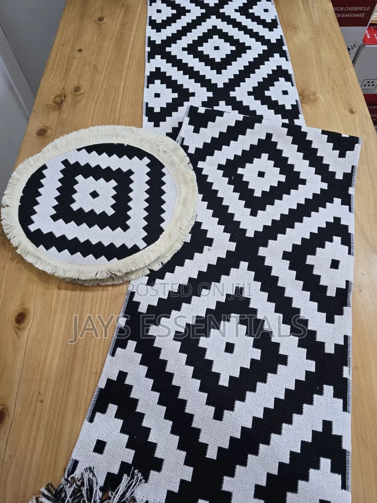 6pc Geometric Table Mats Table Runner Set