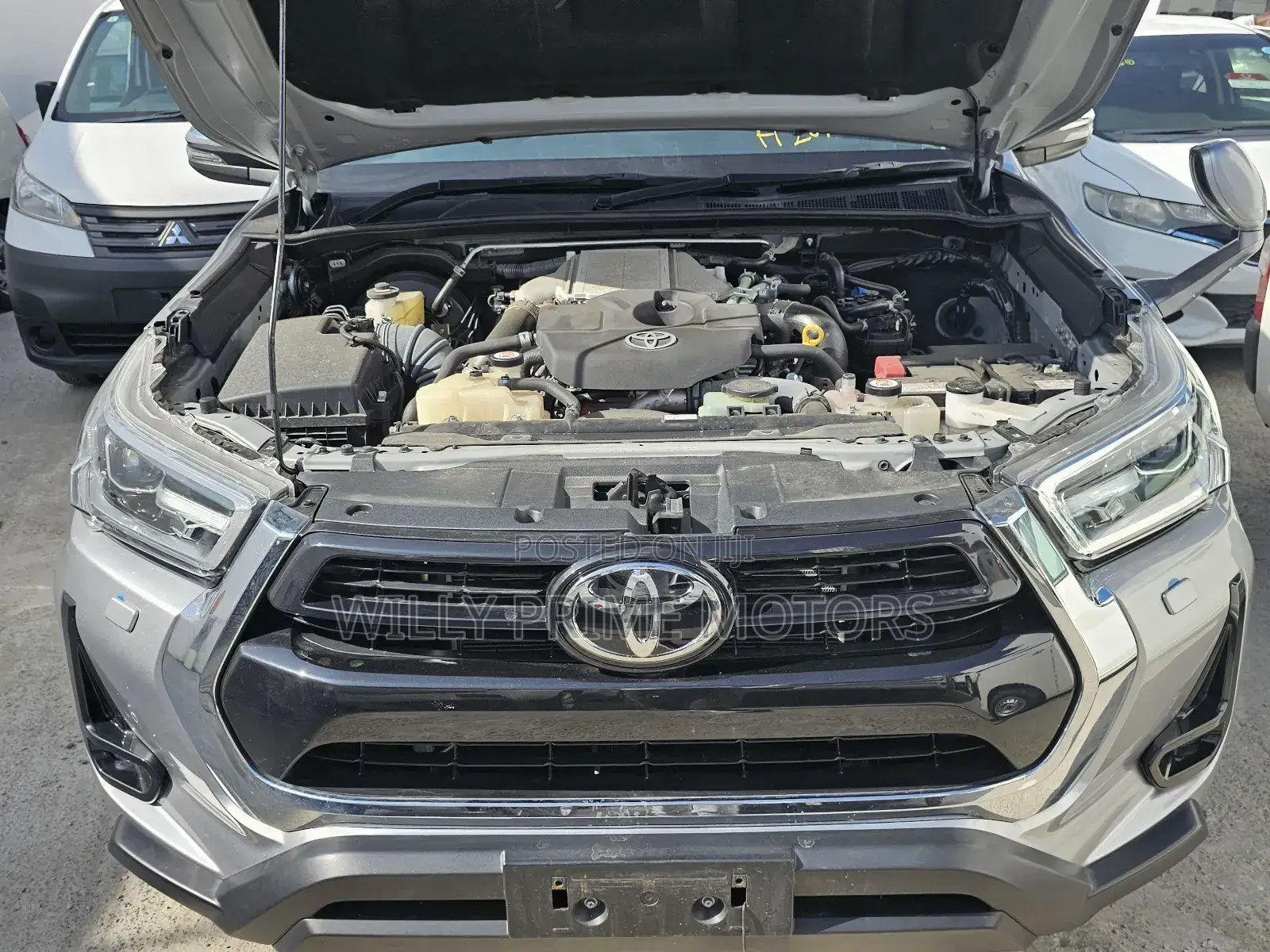 Toyota Hilux 2024 Silver