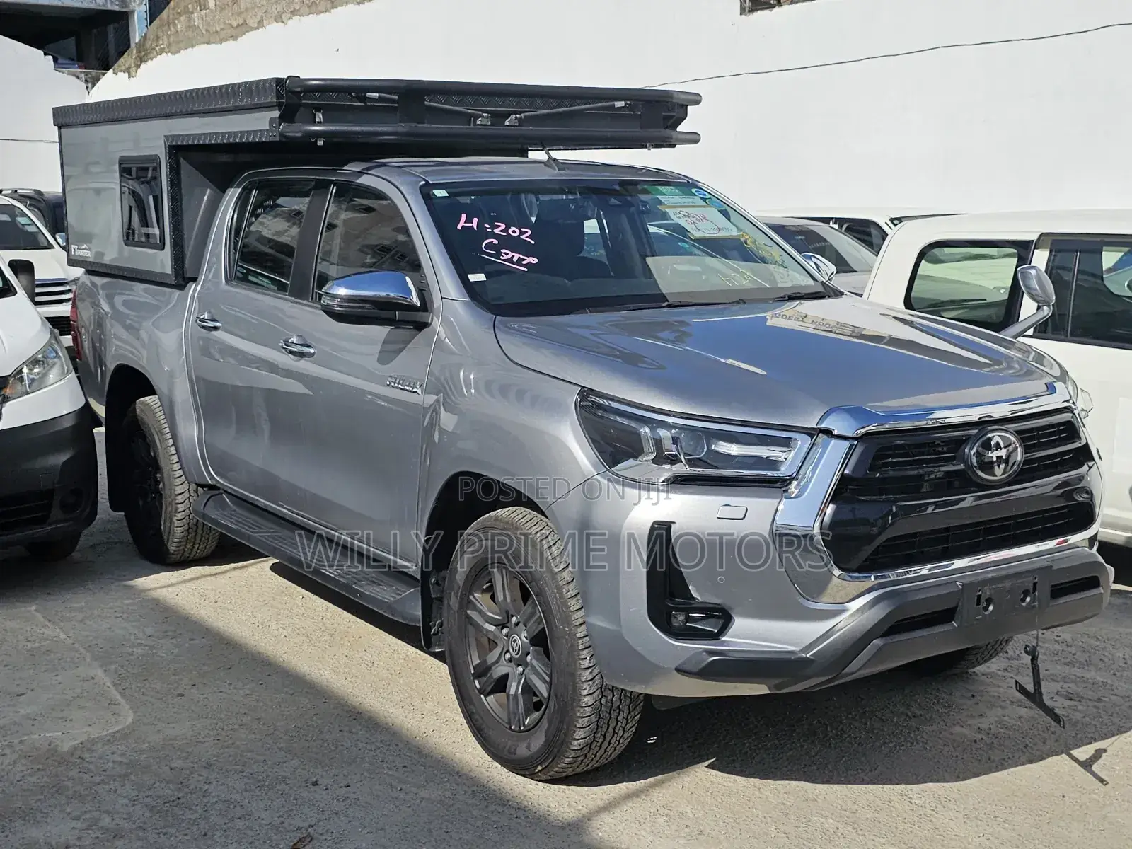 Toyota Hilux 2024 Silver