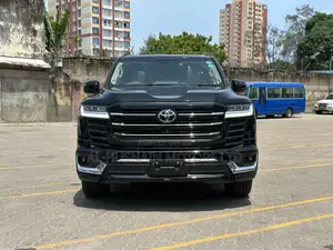 Toyota Land Cruiser LC300 2023 Black