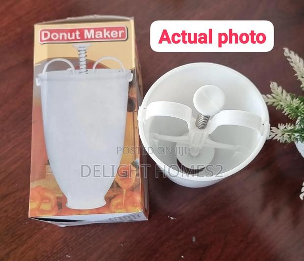 Stylish Plastic Donut Maker Shaper_pa - main view