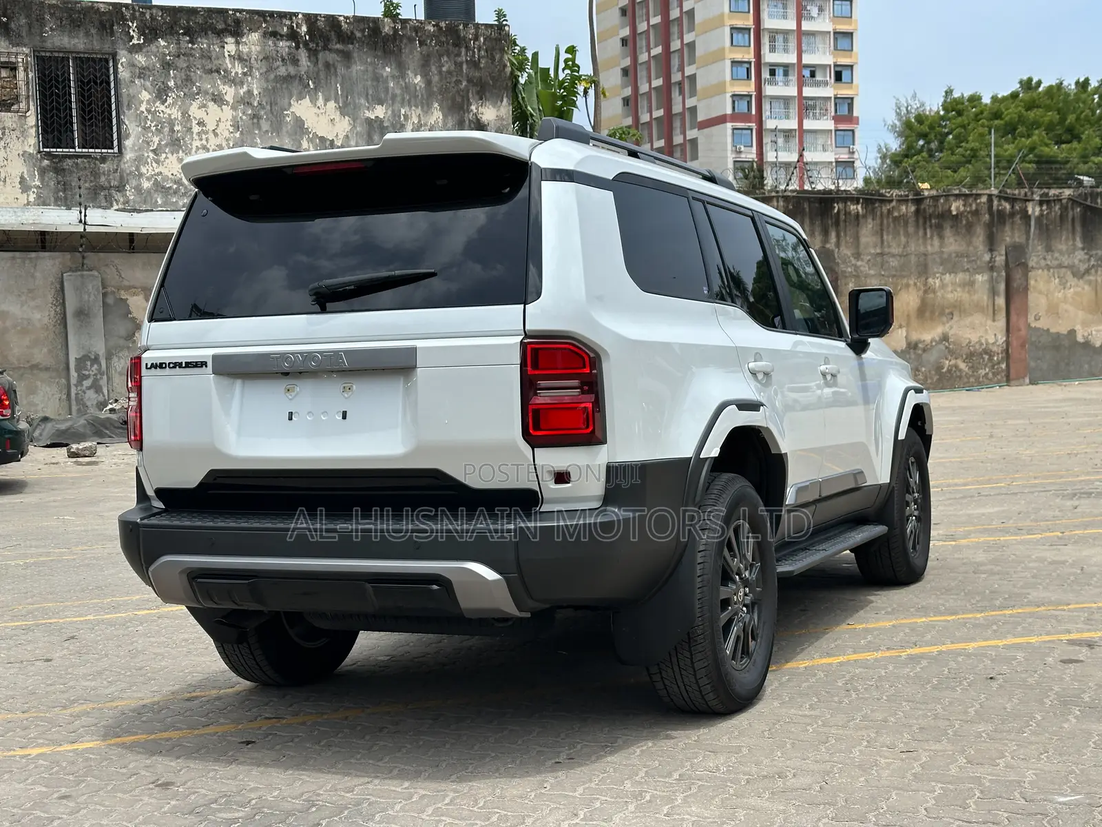 Toyota Land Cruiser Prado 2.7 2024 Pearl