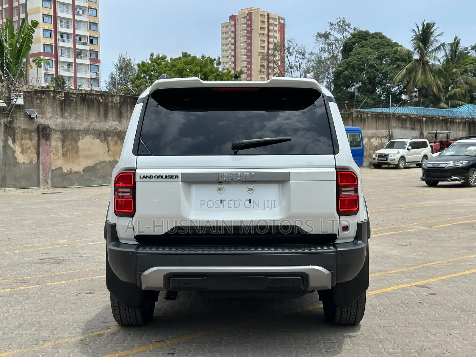 Toyota Land Cruiser Prado 2.7 2024 Pearl