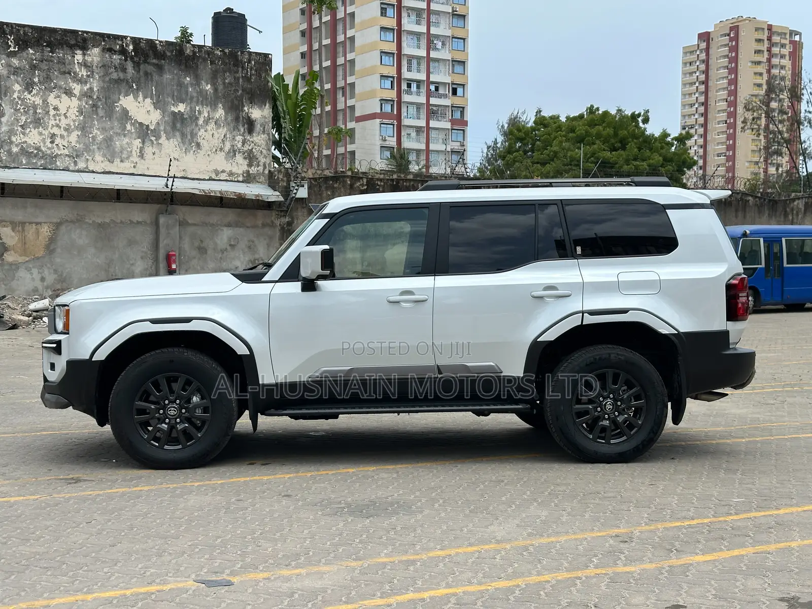 Toyota Land Cruiser Prado 2.7 2024 Pearl