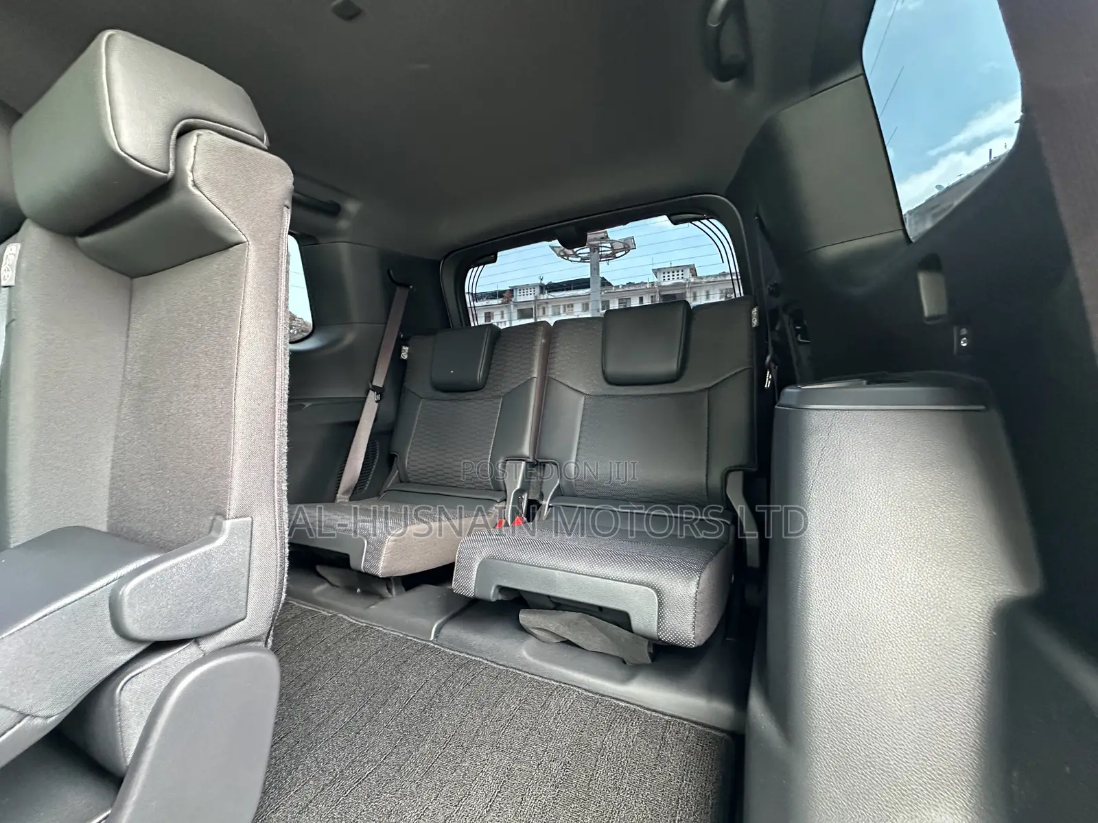 Toyota Land Cruiser Prado 2.7 2024 Pearl