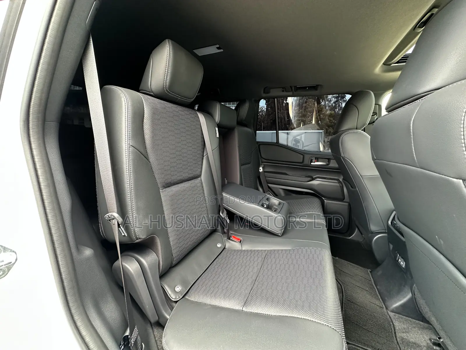 Toyota Land Cruiser Prado 2.7 2024 Pearl