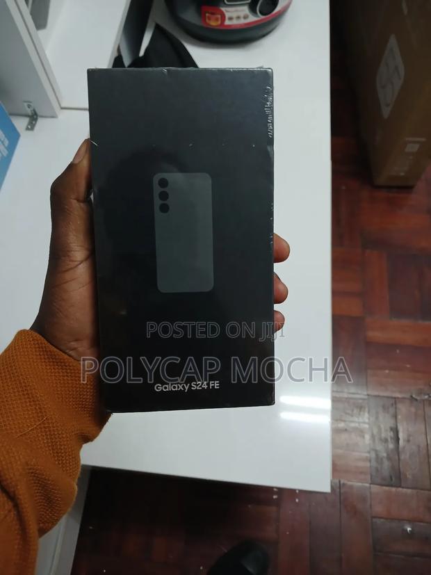 Samsung Galaxy S24 FE 128 GB Black - main view